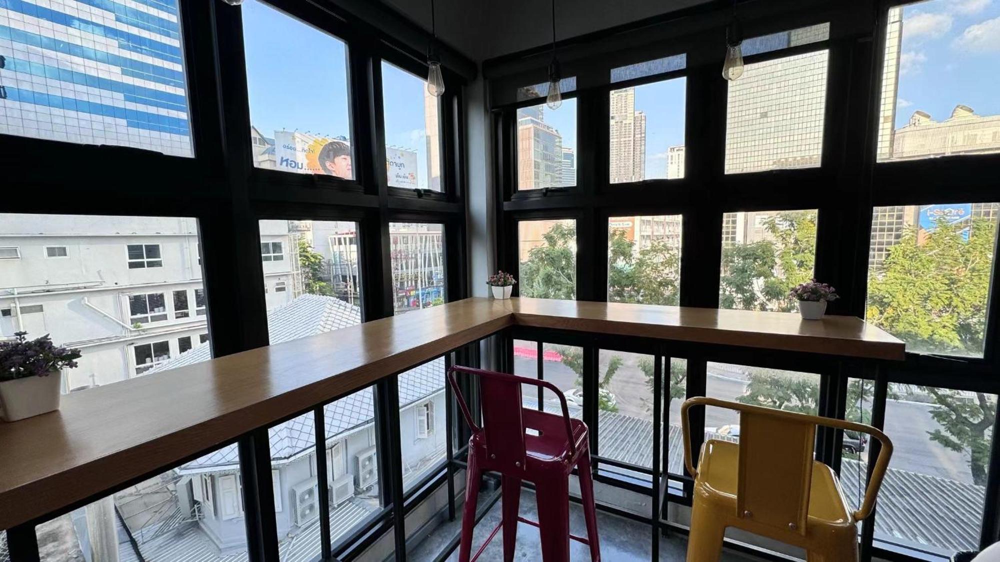 Bangkok Silom Chat Box Hostel מראה חיצוני תמונה