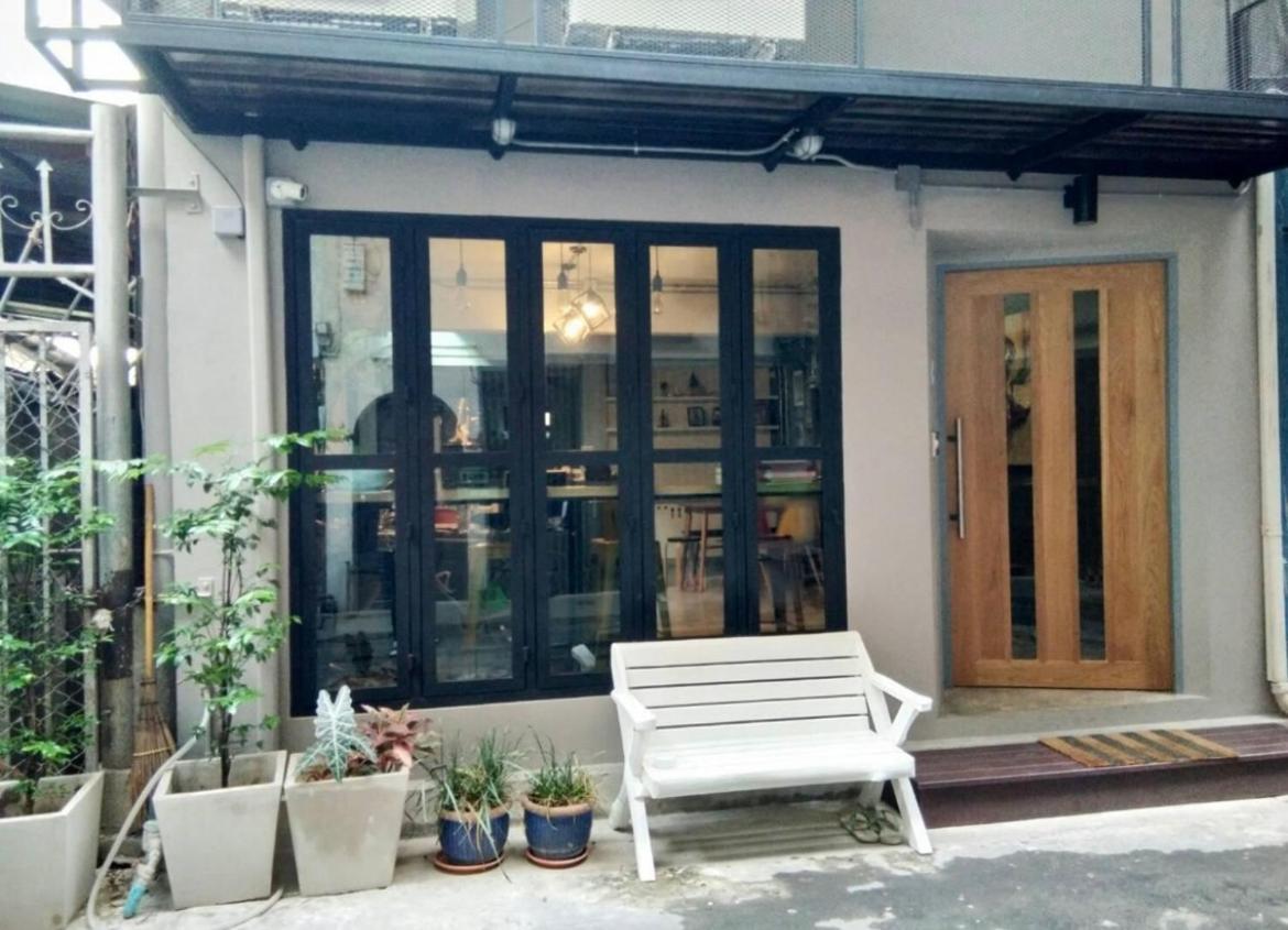 Bangkok Silom Chat Box Hostel מראה חיצוני תמונה