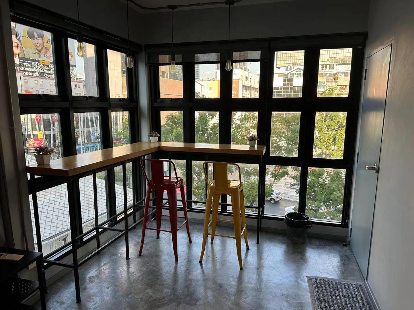 Bangkok Silom Chat Box Hostel מראה חיצוני תמונה