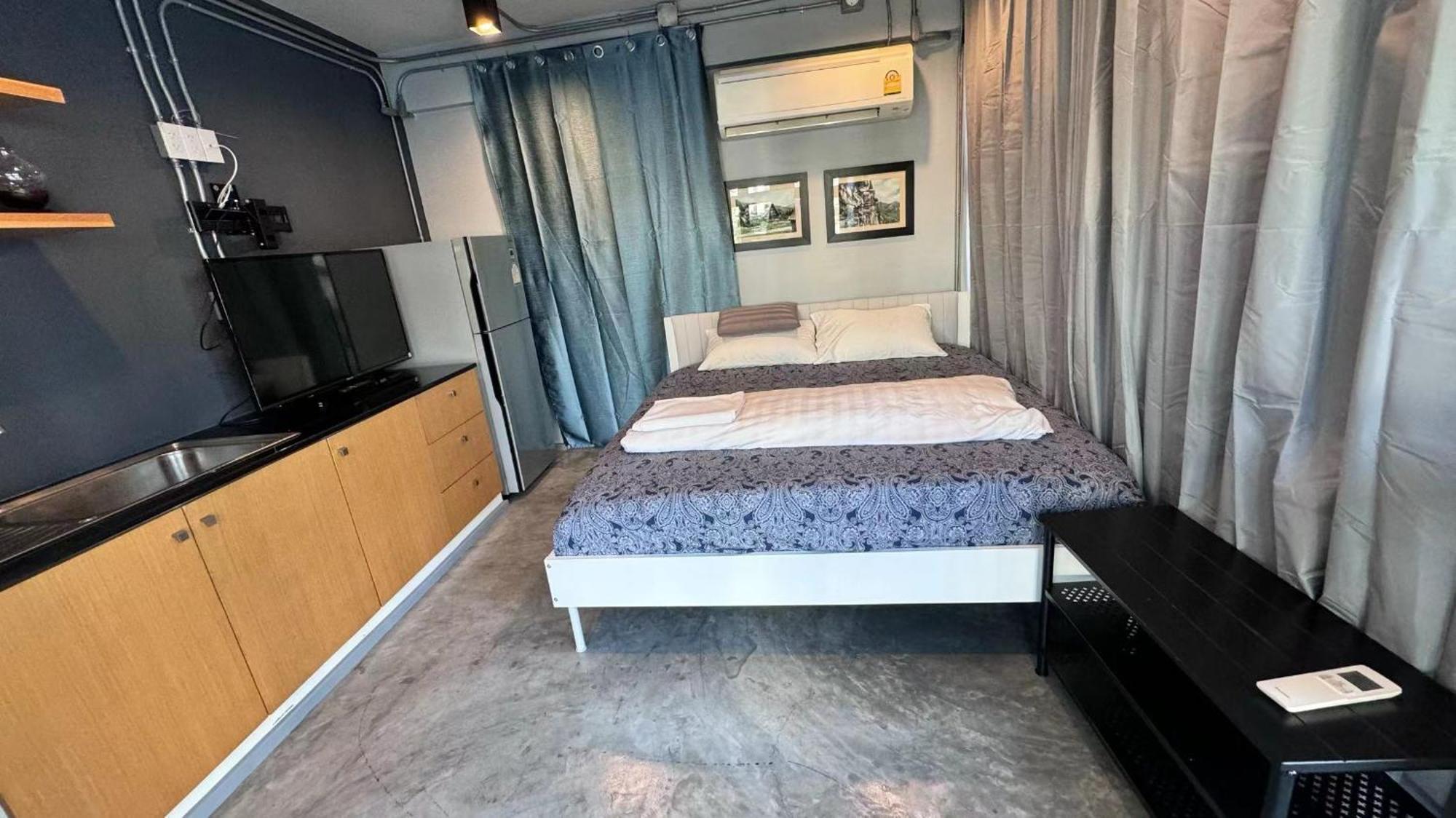 Bangkok Silom Chat Box Hostel מראה חיצוני תמונה