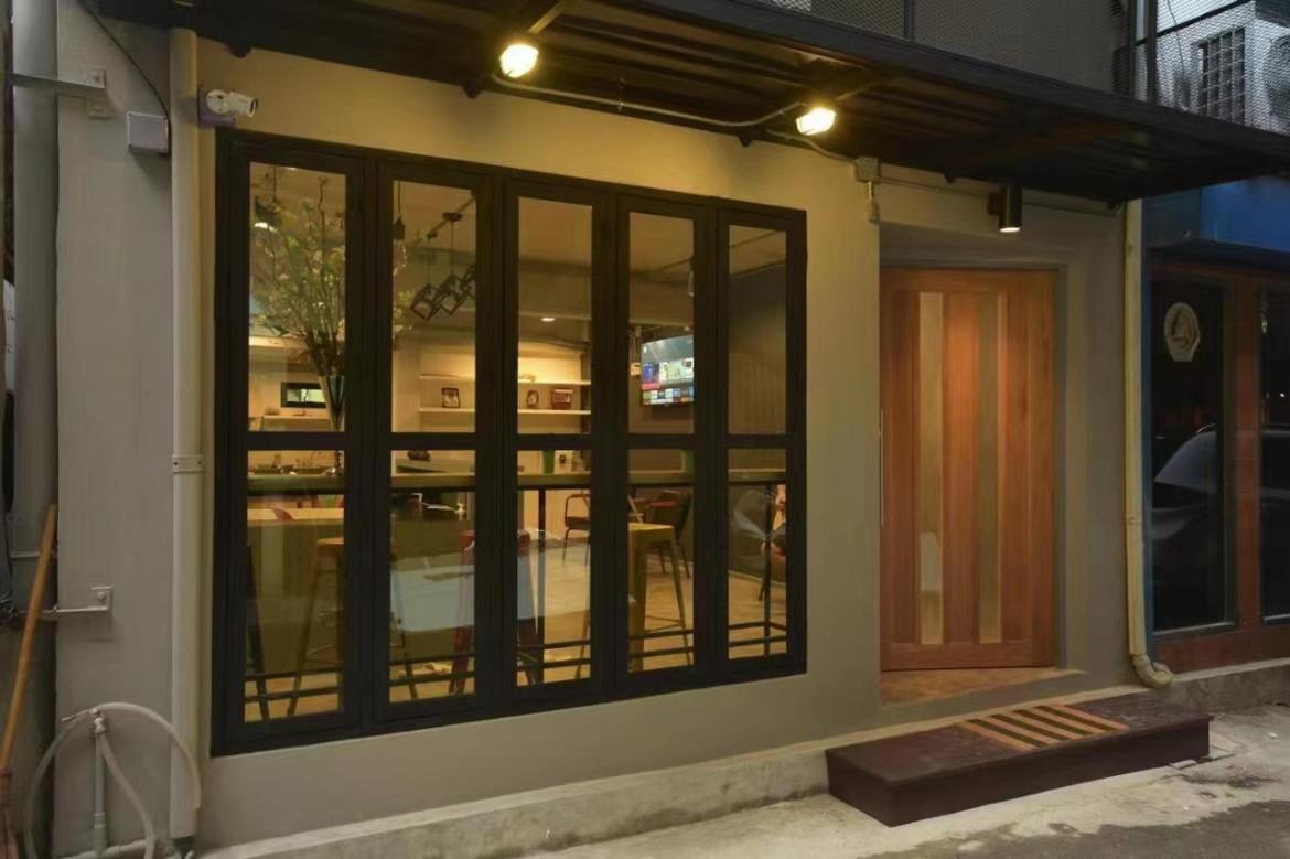 Bangkok Silom Chat Box Hostel מראה חיצוני תמונה