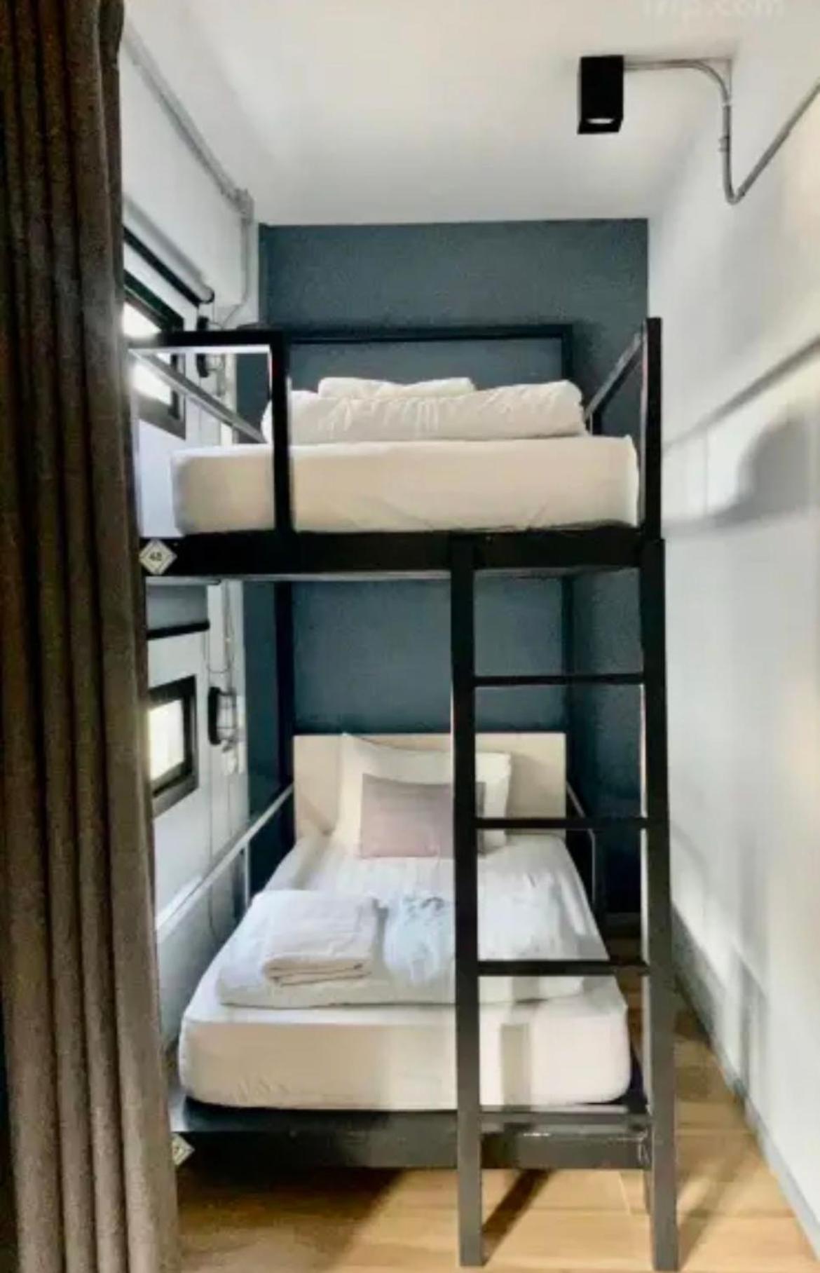 Bangkok Silom Chat Box Hostel מראה חיצוני תמונה