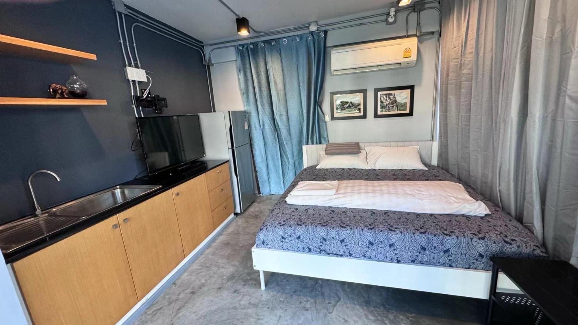 Bangkok Silom Chat Box Hostel מראה חיצוני תמונה