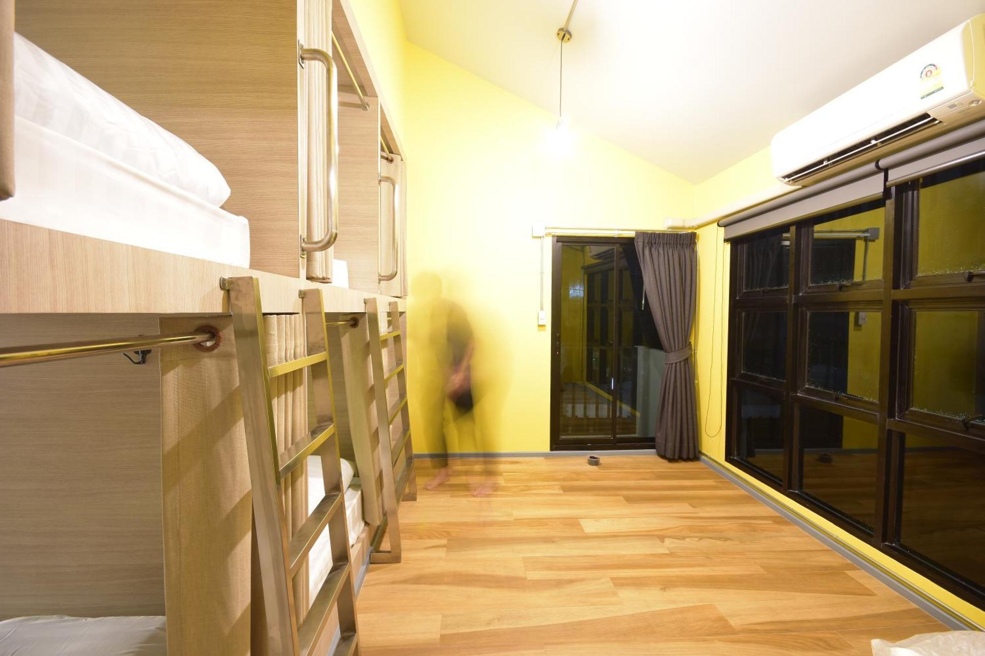 Bangkok Silom Chat Box Hostel מראה חיצוני תמונה