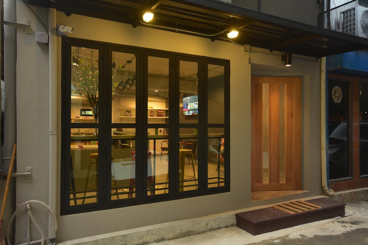 Bangkok Silom Chat Box Hostel מראה חיצוני תמונה